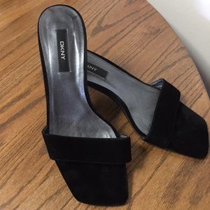 DKNY Velvet Sandals Size 9M